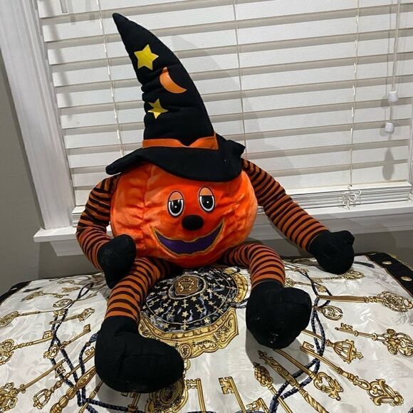 Vintage Pumpkin Man with Velcro clasping limbs. Limbs can dangle or be posed. - Picture 1 of 6